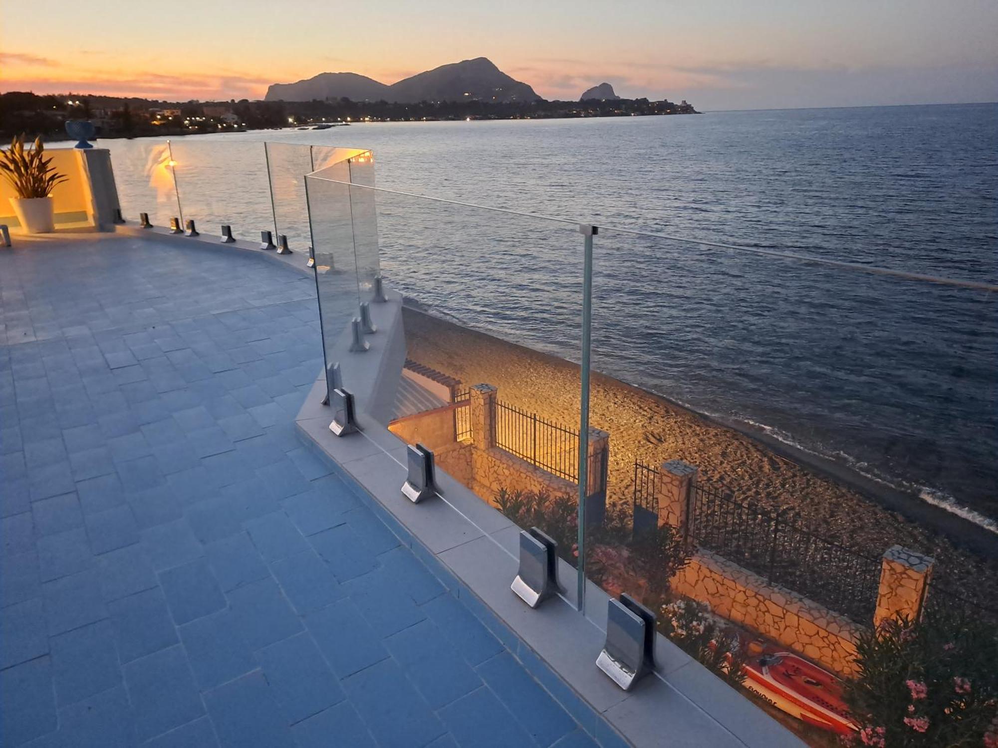 Blue Life, Sea-Luxury Rooms On The Beach Between Palermo And Cefalu' Casteldaccia Exterior photo